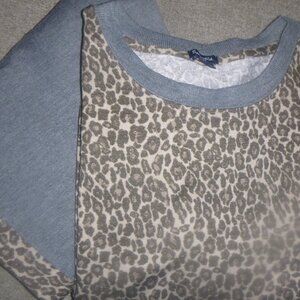 Women’s 2 pc Animal Print pajama set